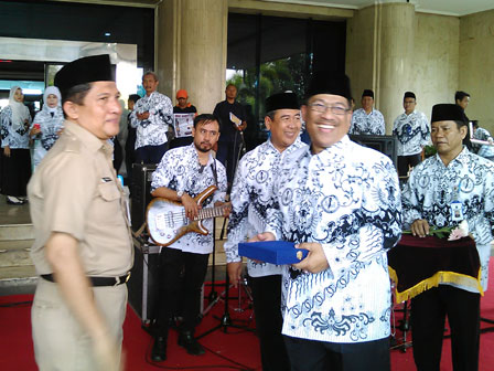Pencarian PGRI Wenang - Persatuan Guru Republik Indonesia Cabang Wenang